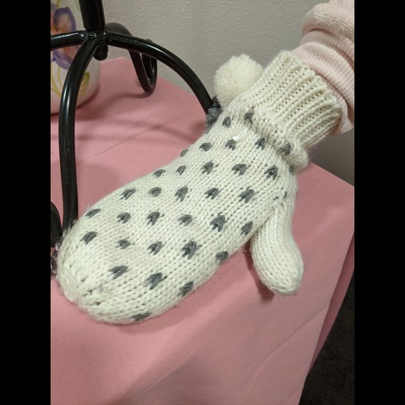 Aerie Cream with Grey Hearts Hybrid Mitten Size OS - Picture 4 of 6